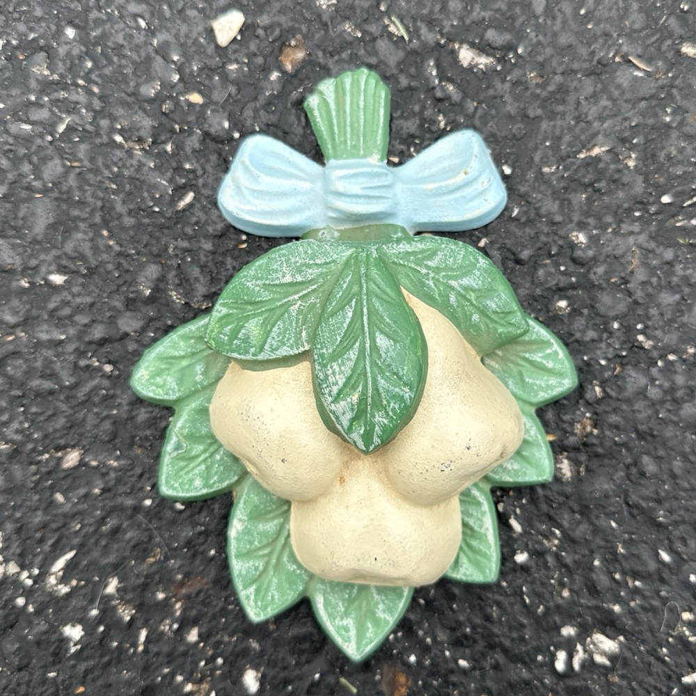 Vintage 1988 Lotus Cast Iron "Fruit Garland" Pear Door Knocker Solid Cast‎ Iron